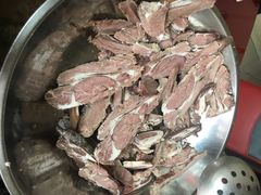 -老石黑山羊毛驴肉火锅(金凯广场店)