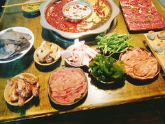 -渝嘴小老弟老火锅(华新村店)