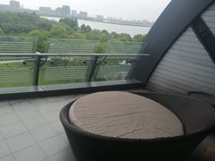-上海滴水湖皇冠假日酒店