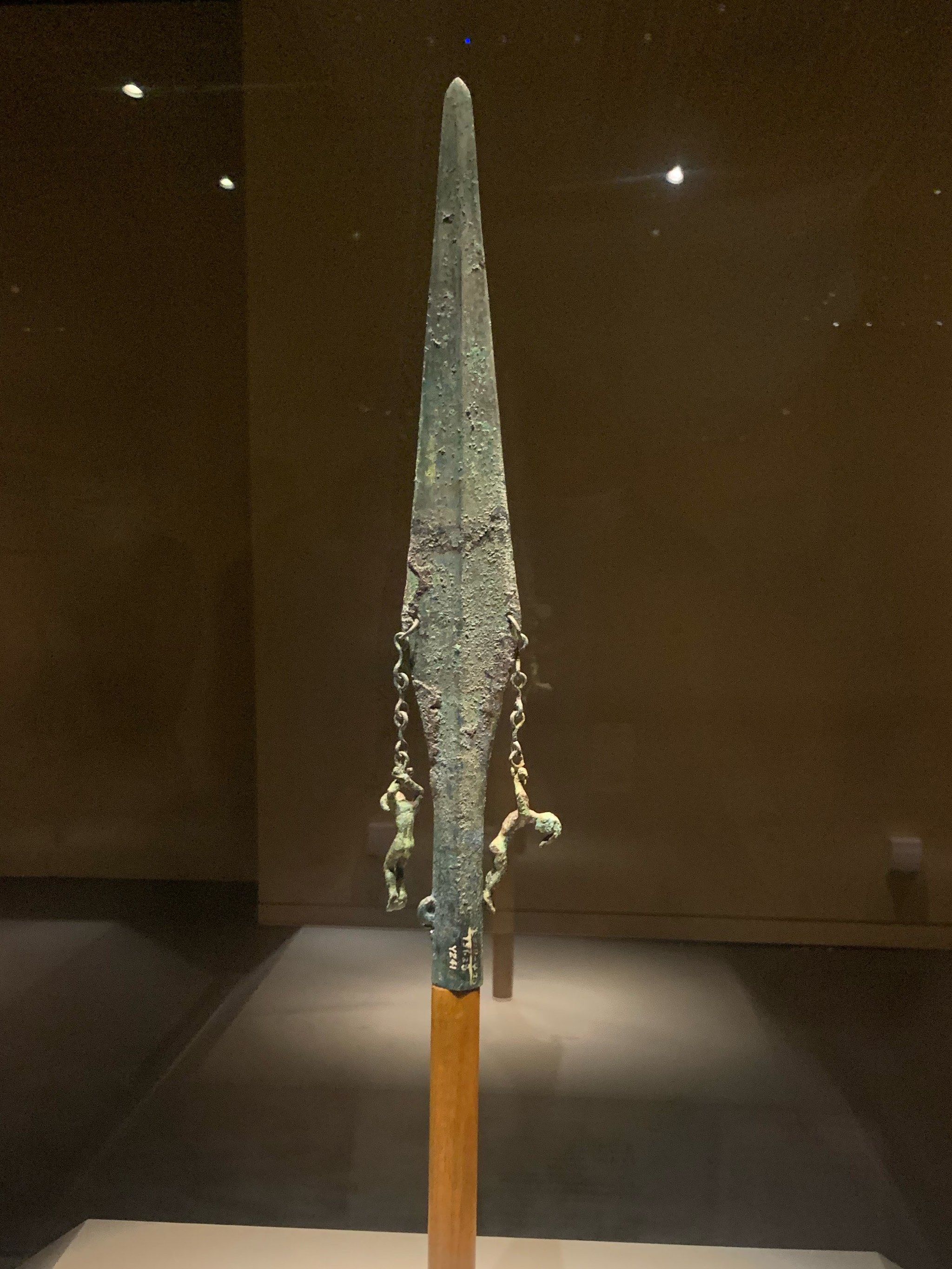 长枪上有玩偶,古代武器真神奇