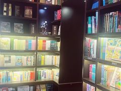 -钟书阁(松江泰晤士小镇店)