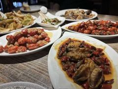 -嗨辣小聚·盘锦河蟹·海鲜烧烤龙虾(盘锦十年好店)