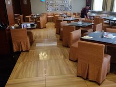 -武汉光谷广场杨家湾地铁站怡程酒店