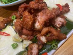 柠檬叶酥小排-老滇山寨•云南特色菜•地方菜•民族风情歌舞表演(金碧店)