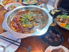 -爆炸头阿姨小四川正宗川味小吃(无任何分店)