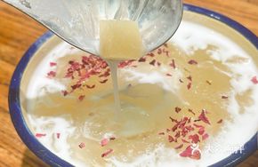 Rose Coconut Silver Ear Pear Soup
