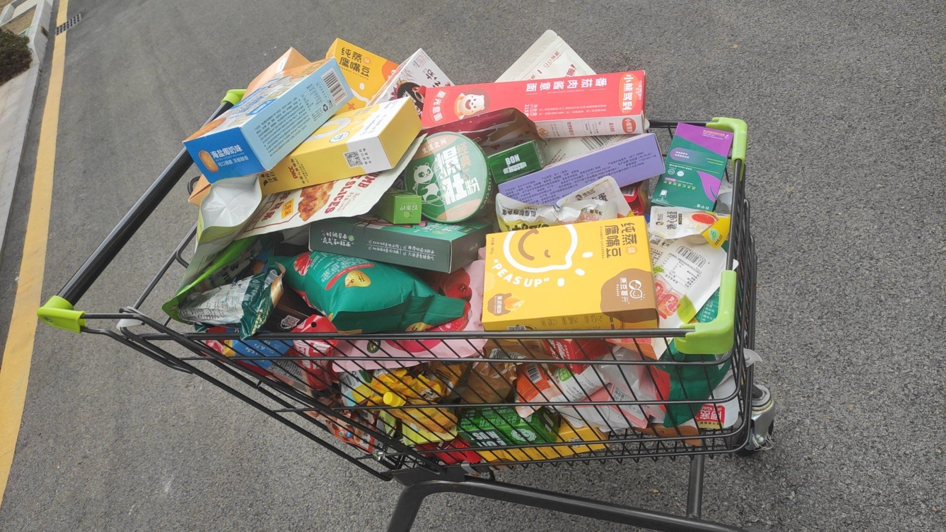 0元玩转这座城 我的美食日常 买了一车零食