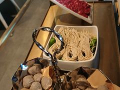-左庭右院鲜牛肉火锅(金山万达店)