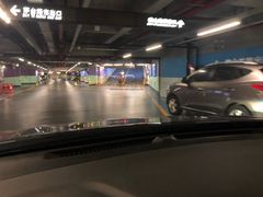 -金虹桥国际中心·停车场