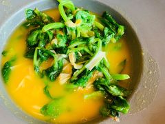 豌豆黄浸豌豆尖-半山腰·云南菜(侨福芳草地店)