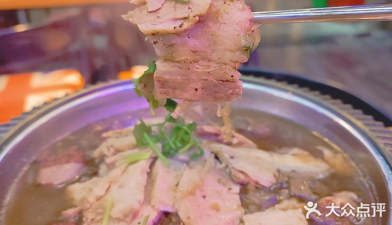 可以唱歌的东北特色杀猪菜撸串夜宵店