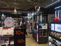 -CHANEL(戴高乐机场T 2E店)