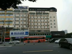 和颐酒店（外观）-和颐酒店(广州琶洲会展中心广州塔赤岗地铁站店)