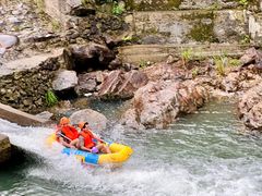 -安吉龙王山峡谷漂流