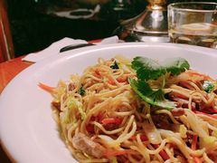 孜然牛肉炒面-源一咖啡馆(麒麟巷步行街店)