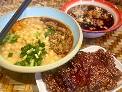 -爆炸头阿姨小四川正宗川味小吃(无任何分店)