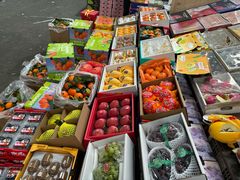 -上海龙吴水胜海发市场