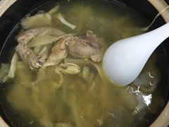 土鸡汤-左邻右舍徽菜馆