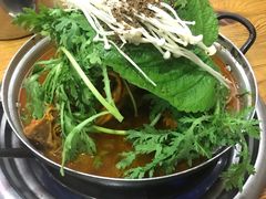 土豆排骨火锅-喇喇排骨火锅·传统韩式脊骨汤(望京西园总店)
