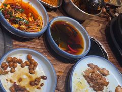 -明洞阿姨·韩式酱蟹烤肉·创意料理(三元桥店)