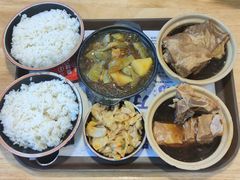 -万和春排骨砂锅米饭(新业广场店)