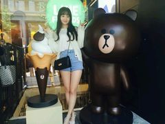 -LINE FRIENDS Garosu-gil Flagship Store