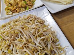 笨豆芽炒肉丝-鑫诚筋饼王(红旗小区店)