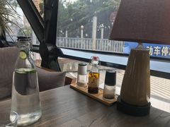 靠窗位-巴别塔法餐舍(朝阳店)