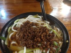-丽虹云南过桥米线(兴工街店)