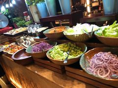 自助取餐区-松山湖凯悦酒店·Café自助餐厅·周末火舞秀表演