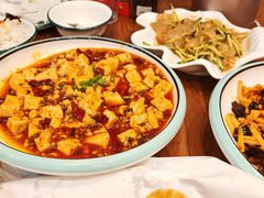 -东来菜馆•手抓海鲜家常菜•海鲜锅贴