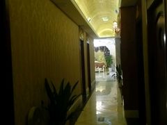 -尚足影院式足疗·住宿·美食(解放碑店)