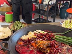 -黄潇洒老火锅(九眼桥宏济巷店)