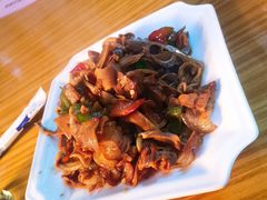 笋干烧肉-根艺饭铺(二十年老店)