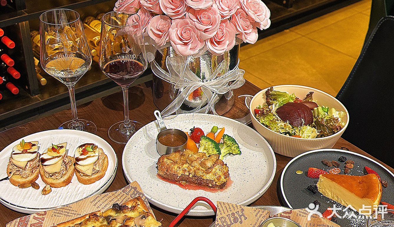 在深圳 好喜欢这种氛围感bistro 🥂