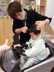 -奇怪的独角兽亲子理发沙龙