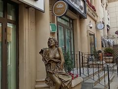 -鲁邦国际风情街(麦世达韩国精品百货店)