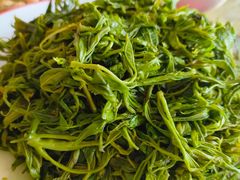 -华龙特色大骨鸡农家菜馆