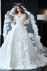 点击看大图 -Renee芮亦婚纱