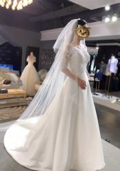 -艾米丽婚纱礼服