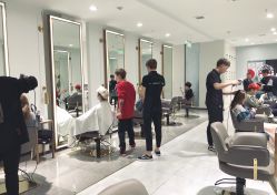 大厅-3AM HAIR SALON烫发染发接发