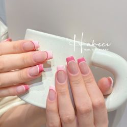 -花岐款式专研健康美甲沙龙