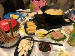 -鲜入围煮花胶鸡海鲜火锅