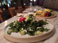 羽衣甘蓝牛油果沙拉-the rug 飞毯 (朝阳公园店)