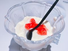 希腊草莓酸奶&希腊核桃蜂蜜酸奶-HELLO MUSAE 拾光缪斯餐厅·纯正希腊风味(苏州中心店)