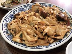 -壹阁胡羊焖饼(特色小吃街店)