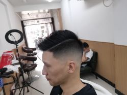 -纯剪男士理发馆·烫染专业店