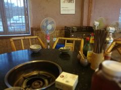 -茅草房·河畔园林火锅