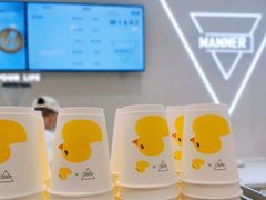 餐具摆设-Manner Coffee(万象前海店)
