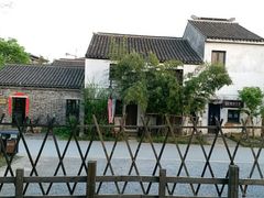 -田园东方蜜桃村的田野营地